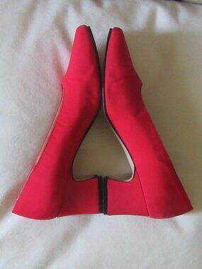 Cute vintage 80s bright red fabric pumps West Avenue with Square Heel Size 7M